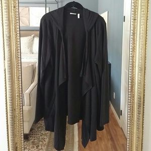 LOGO Lounge Black Wrap with Hood